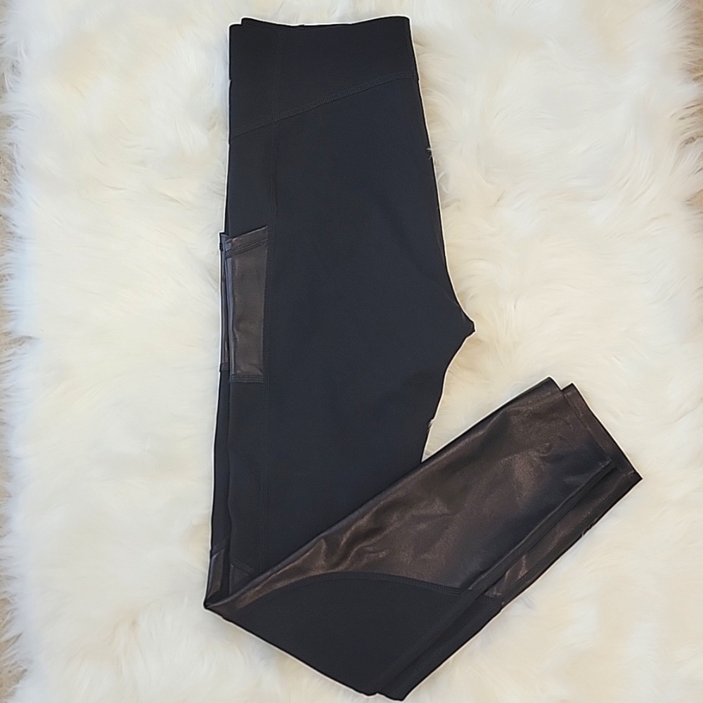 NWOT. Spanx Gloss Panel Leggings. Faux Leather Pockets. Black.Sz Small. - Picture 3 of 5